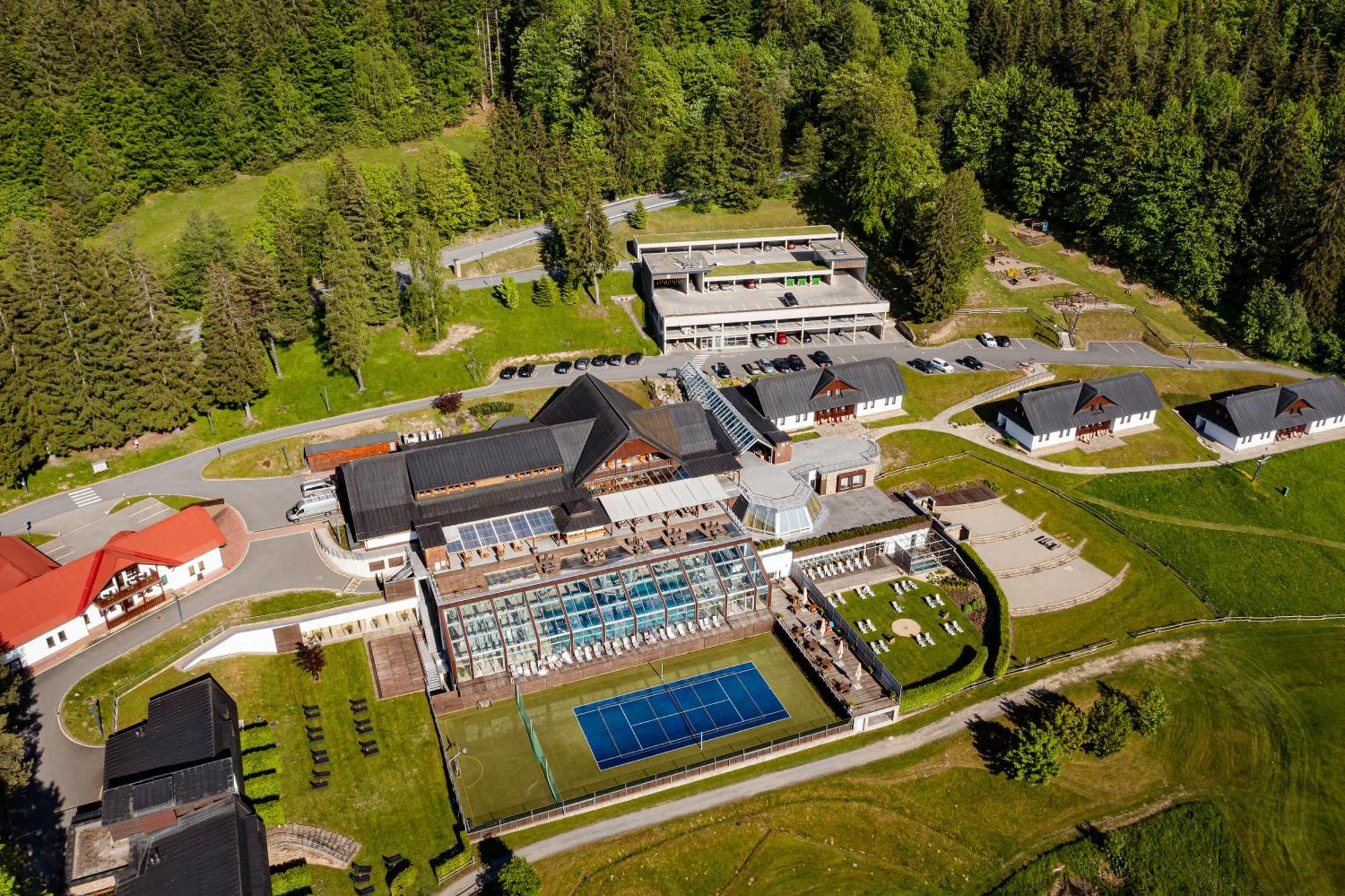 Wellness Hotel Horal, Velké Karlovice Exterior foto
